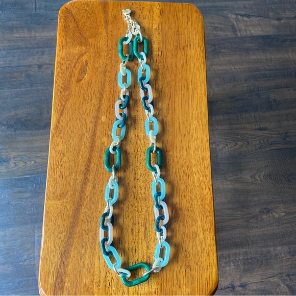 Funky Chunky Green Chain Link Statement Necklace - Picture 5 of 6